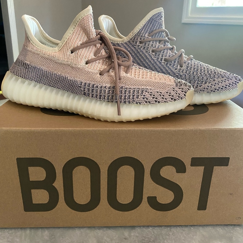 YEEZY BOOST 350 V2